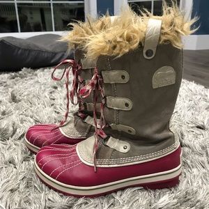 furry sorel snowboots